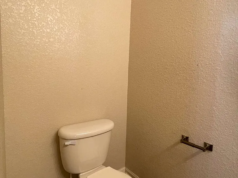 806 Baldwin Rowe Cir #1 — Photo 26