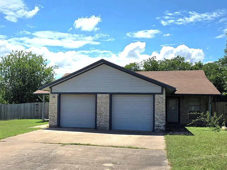15208 Spring Hill Ln #B — Photo 1