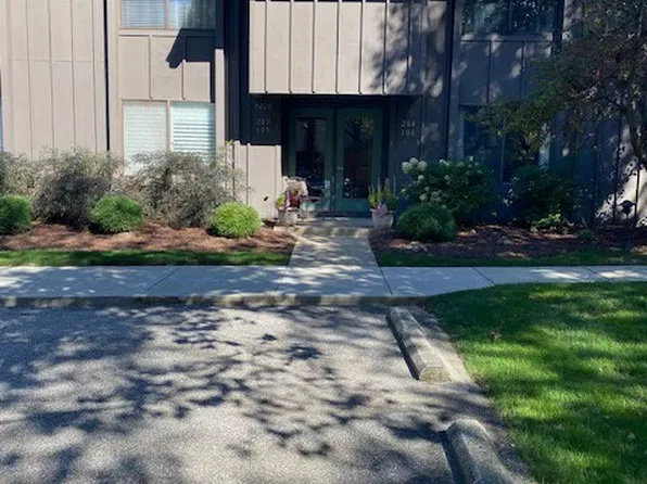 7465 Millrace Ln APT 102, Northfield, OH 44067