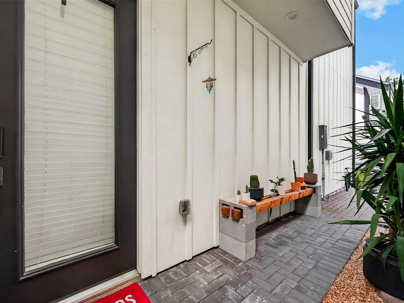 3 bed, 2.5 bath, 1524 sqft, $2,350 — Photo 2
