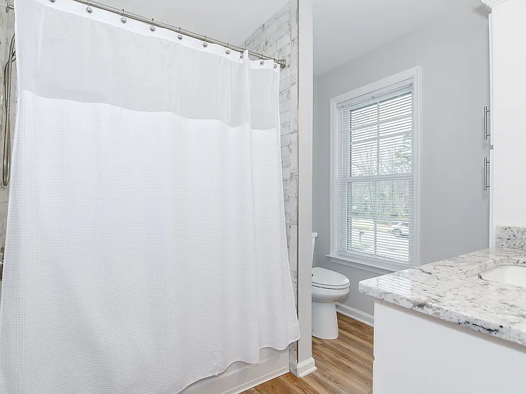 4117 Knollcrest Cir N — Photo 36