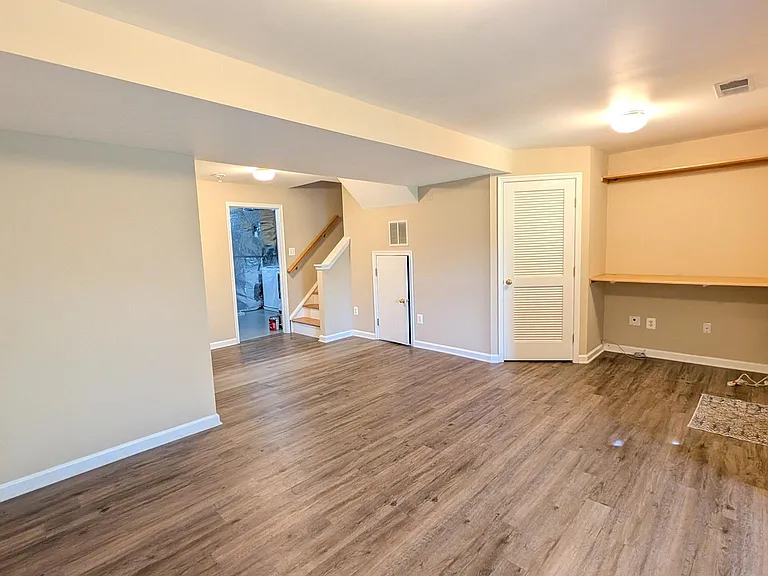 211 Shirley Sq SE — Photo 42