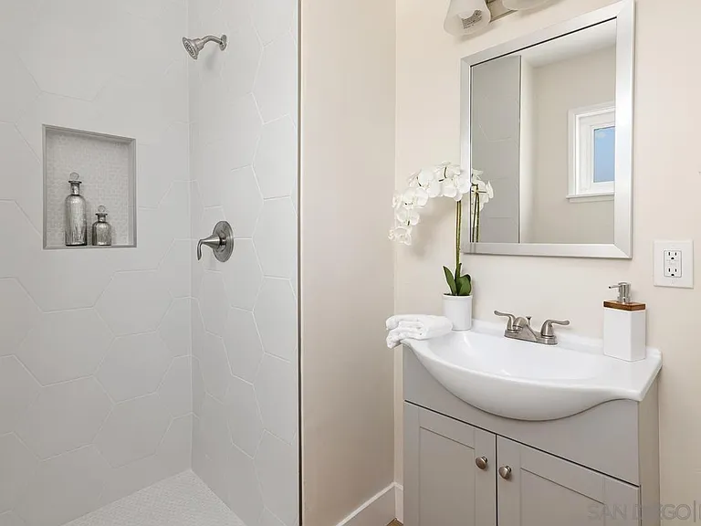 5051 Lenore Dr — Photo 19