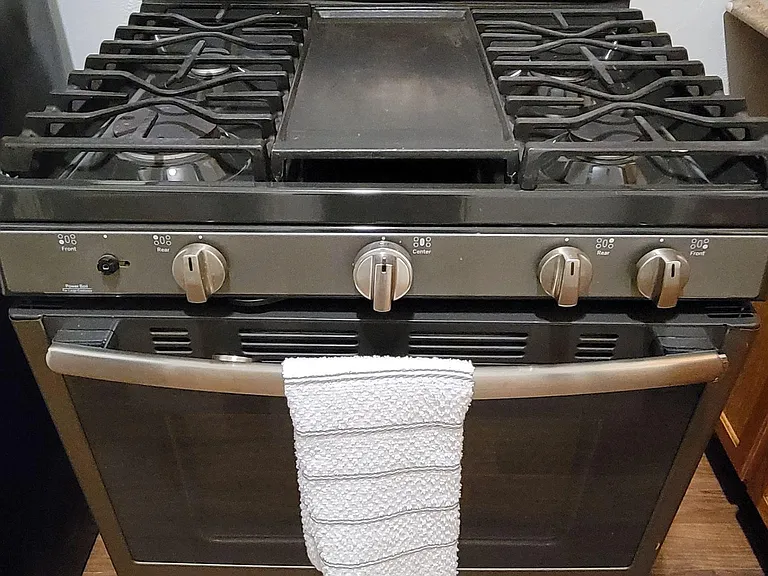 Full Size Stove and Oven