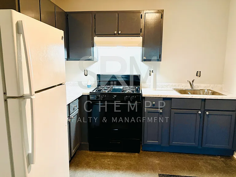 2433 Slevin St #2 — Photo 4