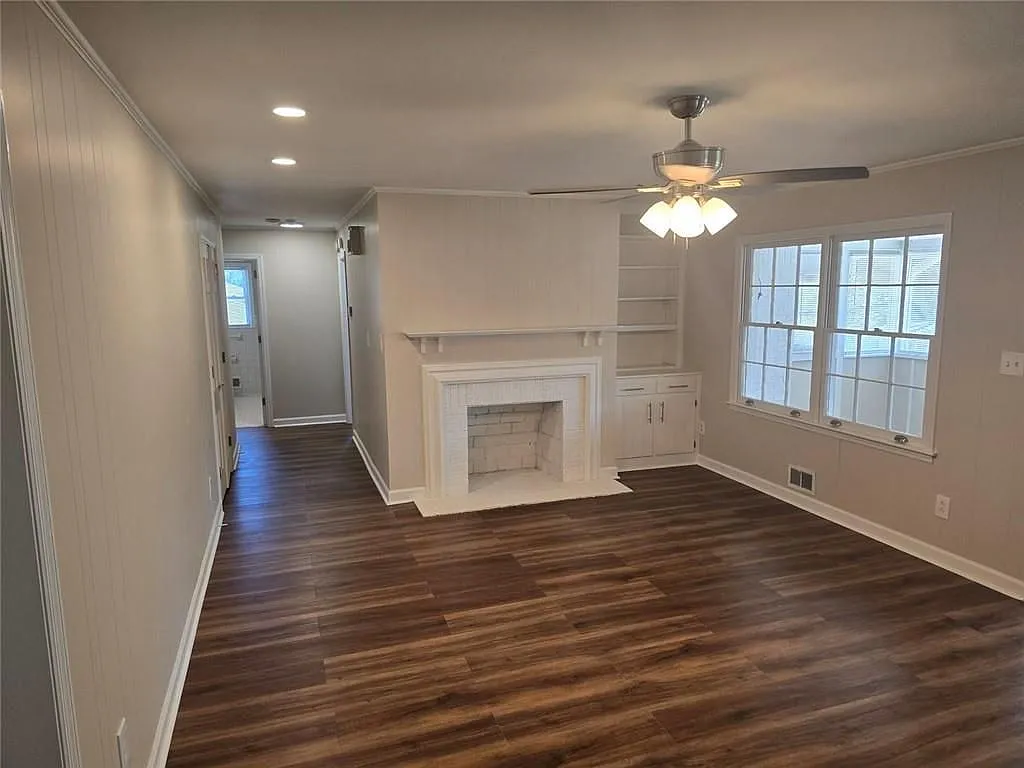 3 bed, 2.0 bath, 1805 sqft, $1,750 — Photo 4