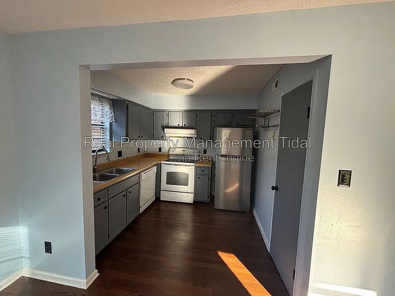 361 Circuit Ln — Photo 21