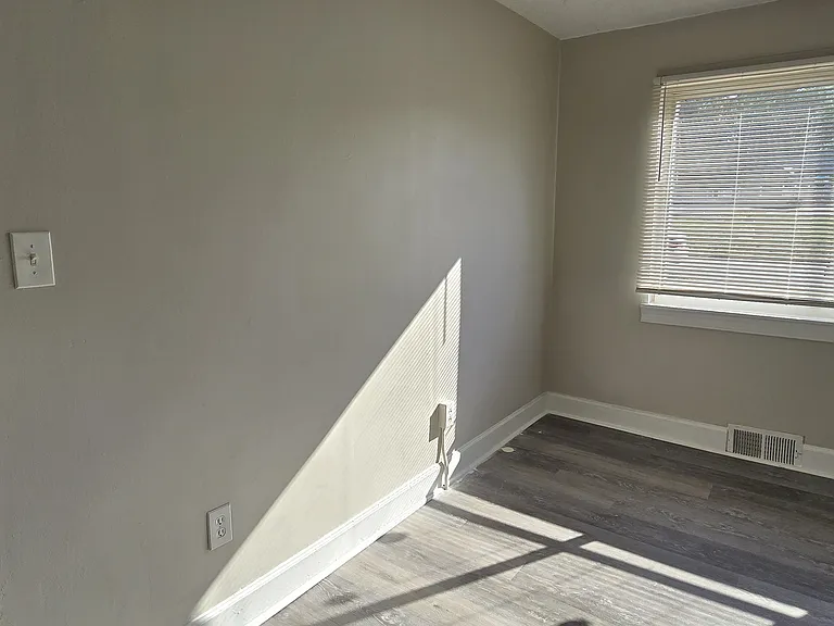 2912 Woodleigh St #3 — Photo 6