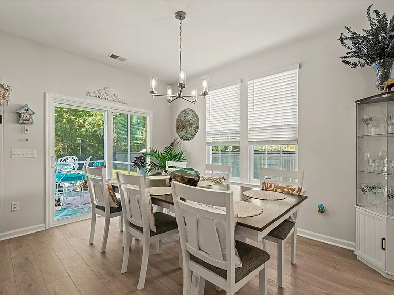 106 Baneberry Ln — Photo 12
