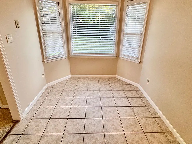 1332 Gravenhurst Cir — Photo 3