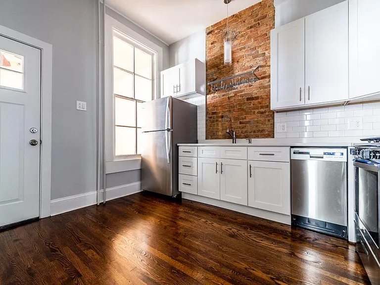 2040 N Bissell St #1 — Photo 8