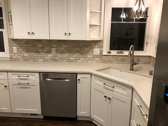 2nd image of 4042 Xerxes Ave S