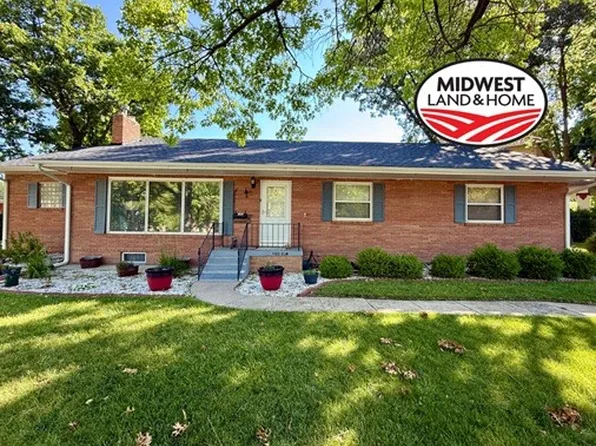 1102 Elm St, Marysville, KS 66508
