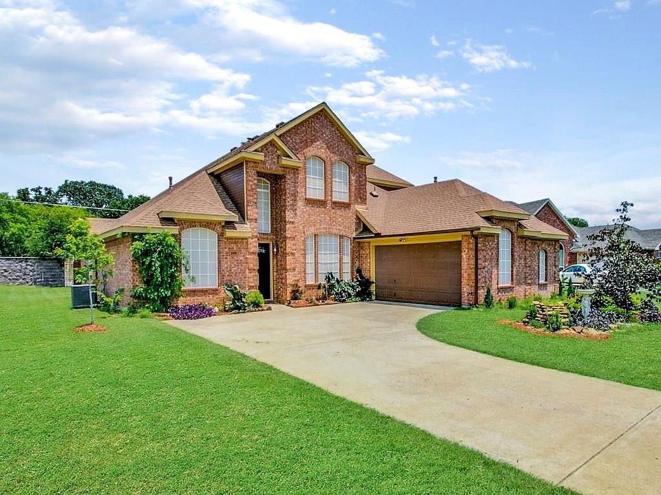 1st image of 200 Pecan Ct