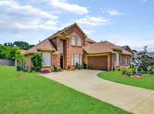 200 Pecan Ct, Shady Shores, TX 76208