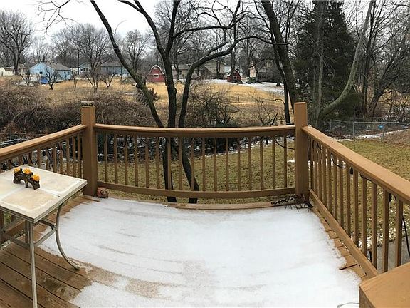 4th image of 8831 Ditzler Ave