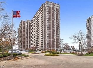 12900 Lake Ave APT 118, Lakewood, OH 44107