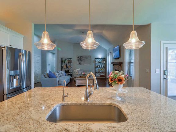 5th image of 4404 Maplestone Ln