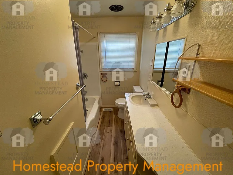287 SE Ash St — Photo 19