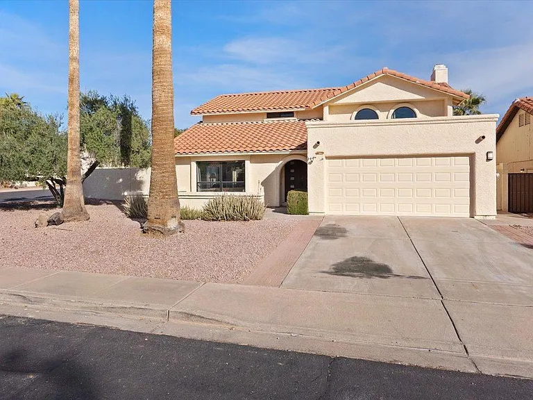 1745 N La Rosa Dr — Photo 41