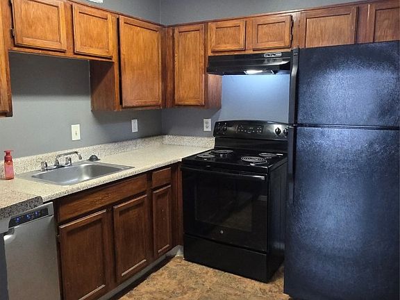 5th image of 18333 Roehampton Dr APT 928