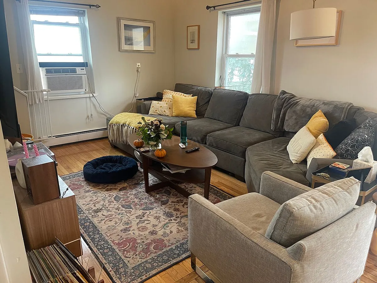 Building Photo - 36 Merriam St #2
