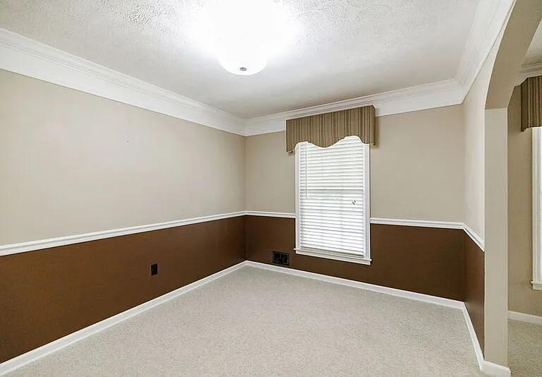 1110 Maple Cir — Photo 5