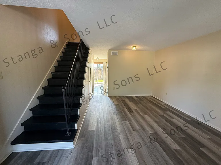 104 Michelle Pl #D — Photo 1