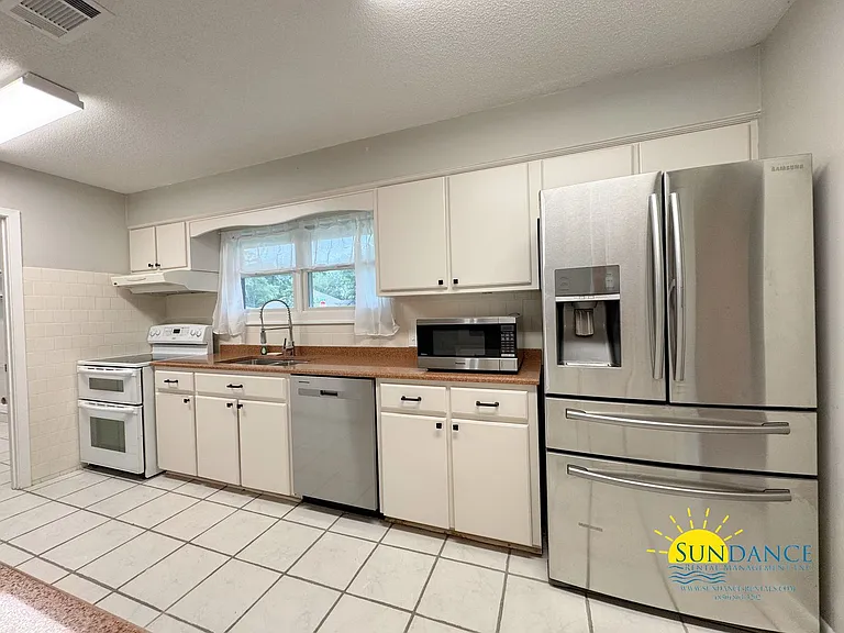 1501 Royal Palm Dr — Photo 11
