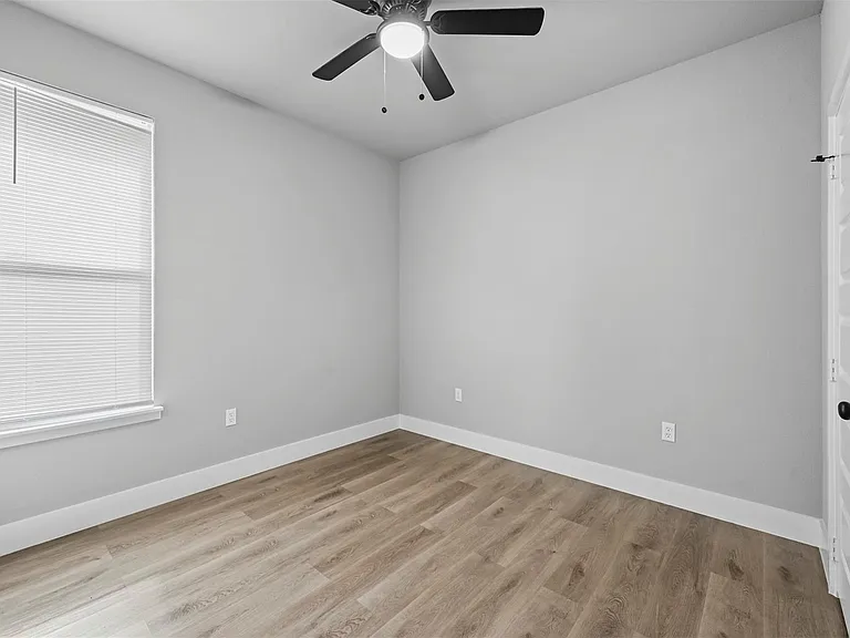 6147 Shawnee Dr — Photo 11