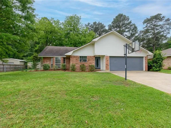 4900 Whispering Pines Loop, Pineville, LA 71360