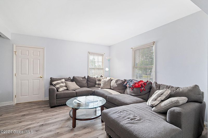 5th image of 2768 Edgewood Avenue