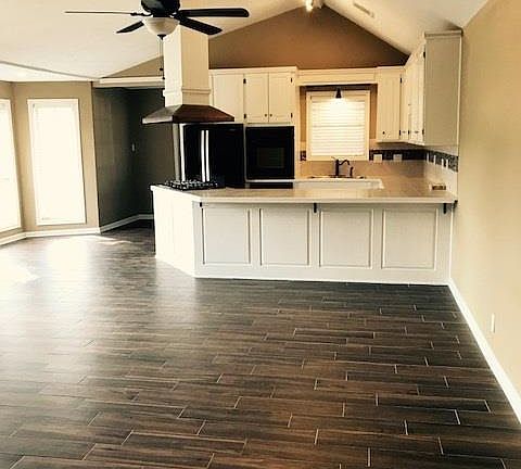 4th image of 19 W Elmwood Dr #18
