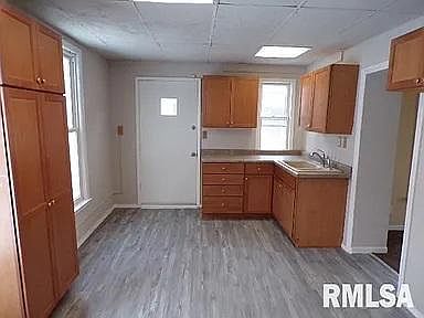 2nd image of 316 E Pleasant St