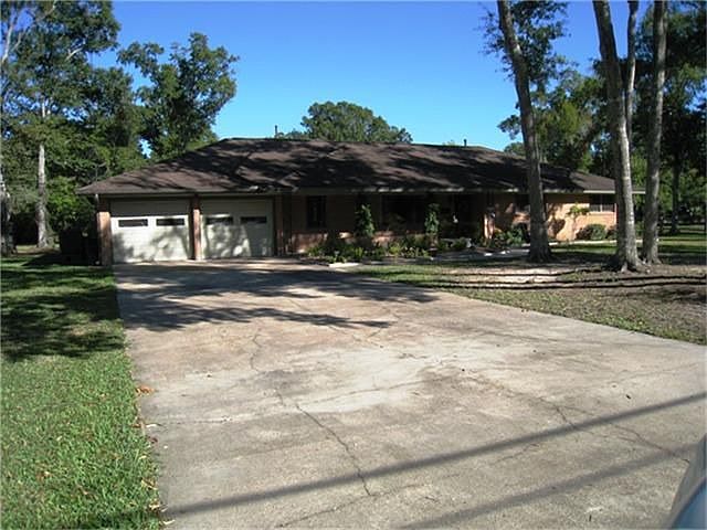 1st image of 308 Lakeshore Dr