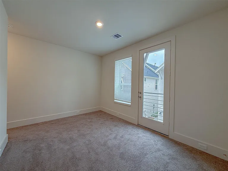 881 Rachel St #D — Photo 21