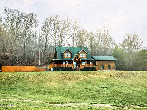 2nd image of 411 Cole Hollow Rd