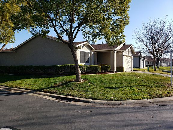 2nd image of 7647 Suncountry Ln