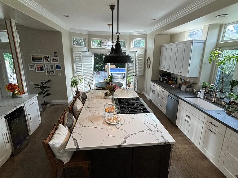 Large Gourmet Kitchen and center island
