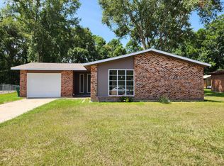 2013 Springwood Rd, Gautier, MS 39553