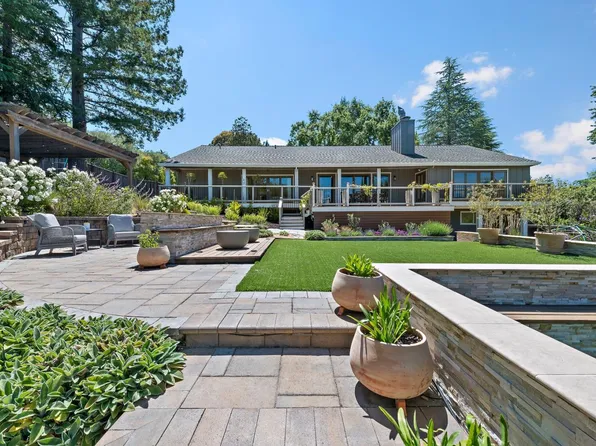 2 Lassen Ct, Menlo Park, CA 94025