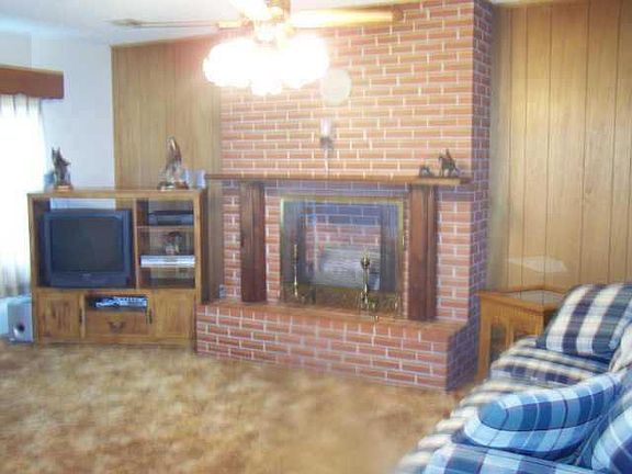 4th image of 1006 E Dell St