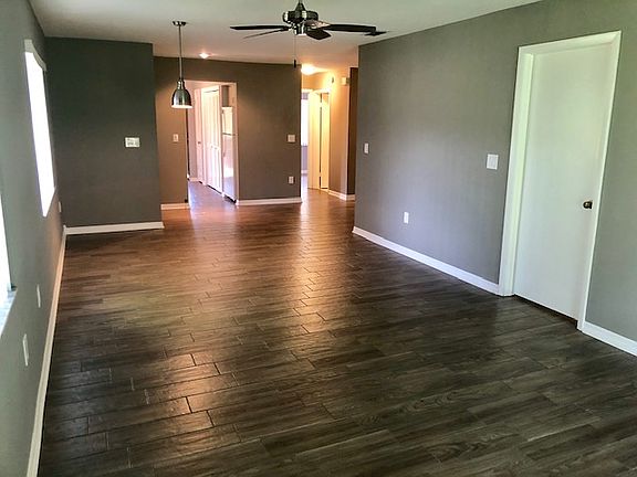 3rd image of 507 Mistletoe Ct APT D