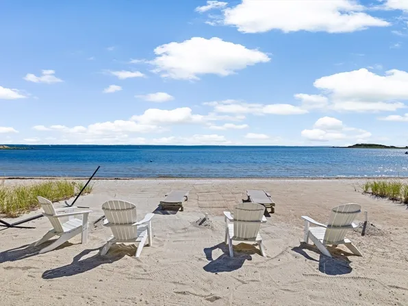 11 Cove St, Mattapoisett, MA 02739