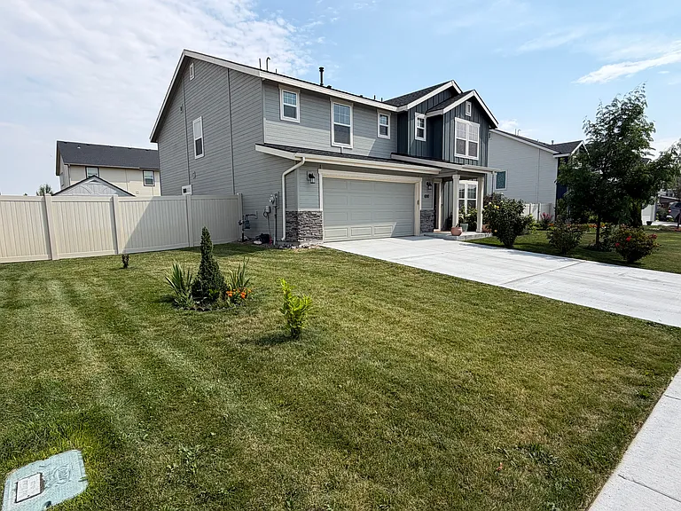 960 SW Raelynn St — Photo 55