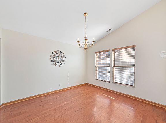4th image of 24956 Franklin Ln #24956
