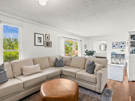 5th image of 106 Diddle Dr