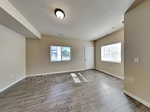 3rd image of 918 W Mansfield Ave APT A