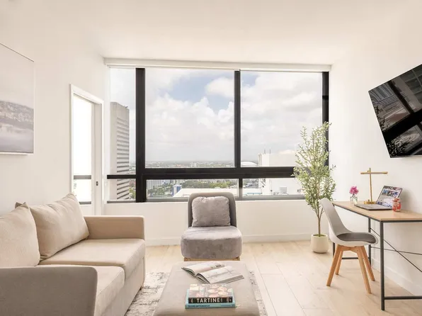 225 N Miami Ave, Miami, FL