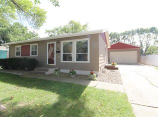 735 W 9th Ave, Marion, IA 52302